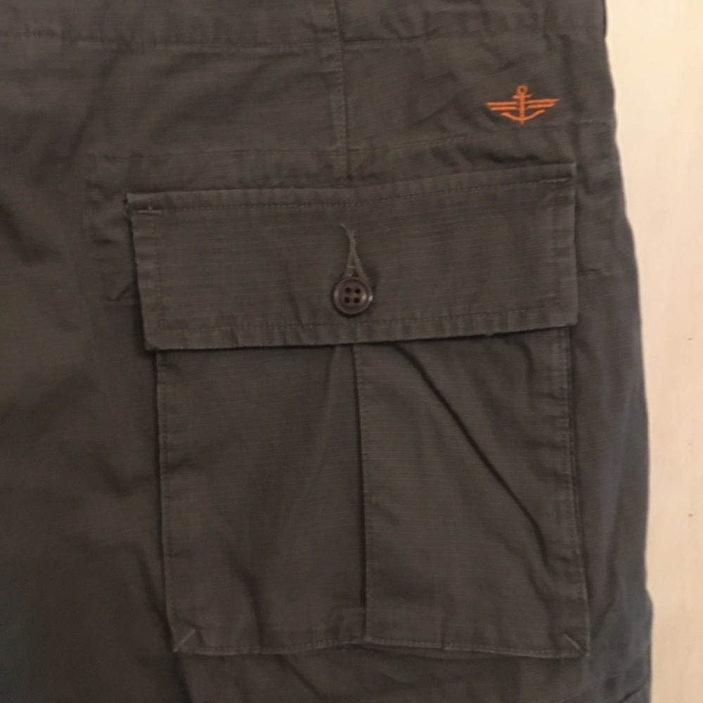 Dockers Men’s Green Cargo Shorts Size 36 - Picture 3 of 6